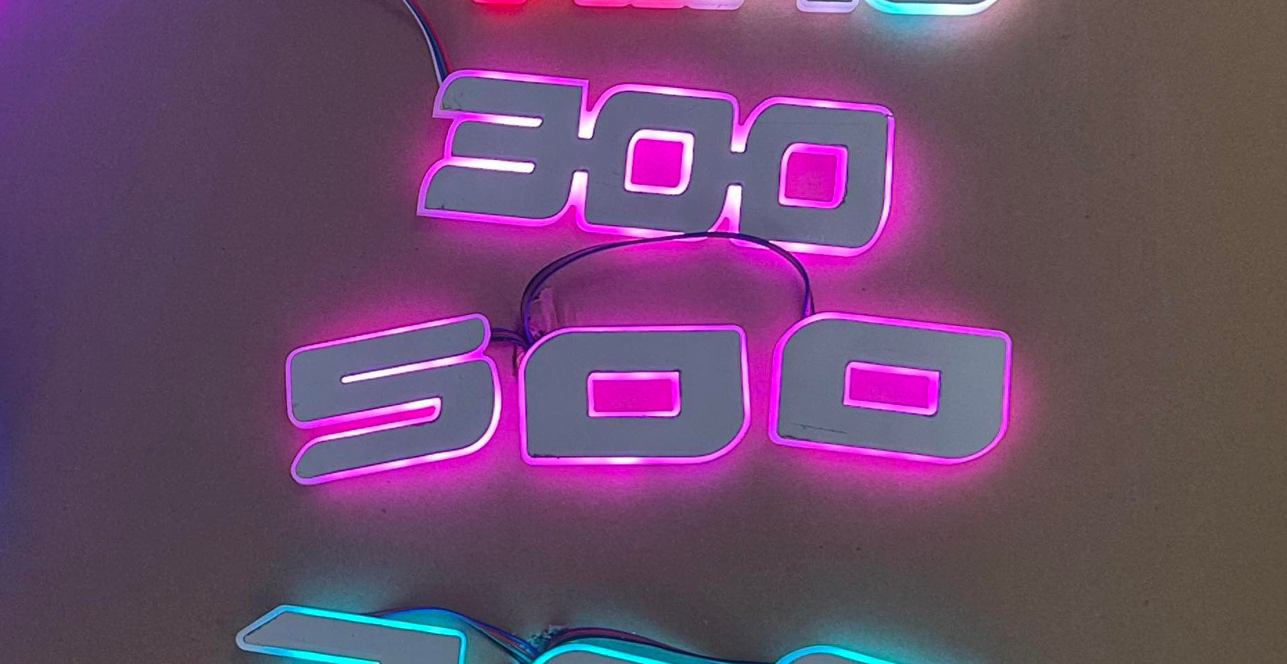 I.R logoカスタマイズ（高さ12cm、長さ24cm）