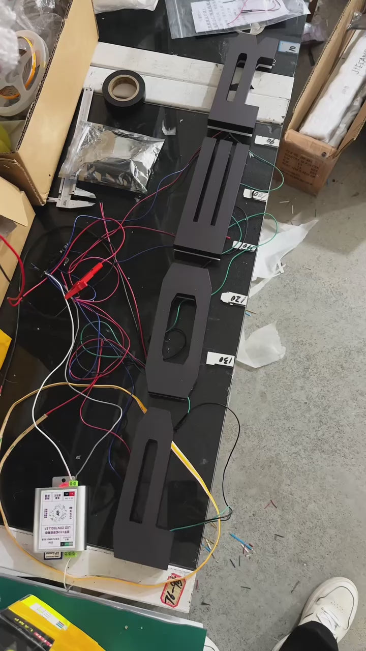 isuzu 大きいサイズ正面発光